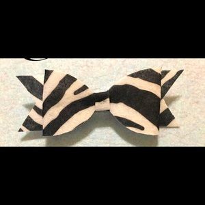 Zebra bow